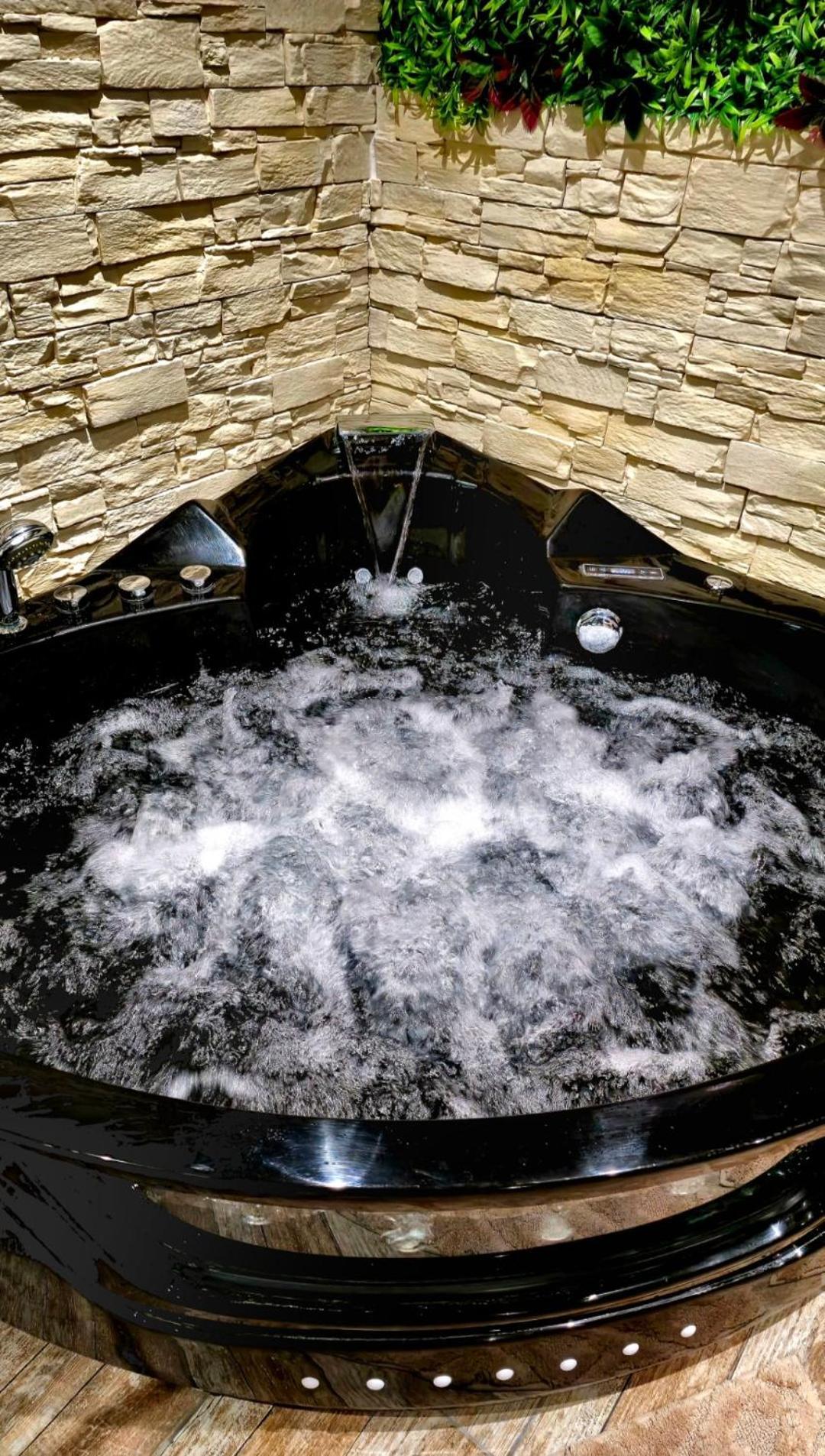Appartement Chambre Cosy - Jacuzzi - Little Room Vendôme Eksteriør billede